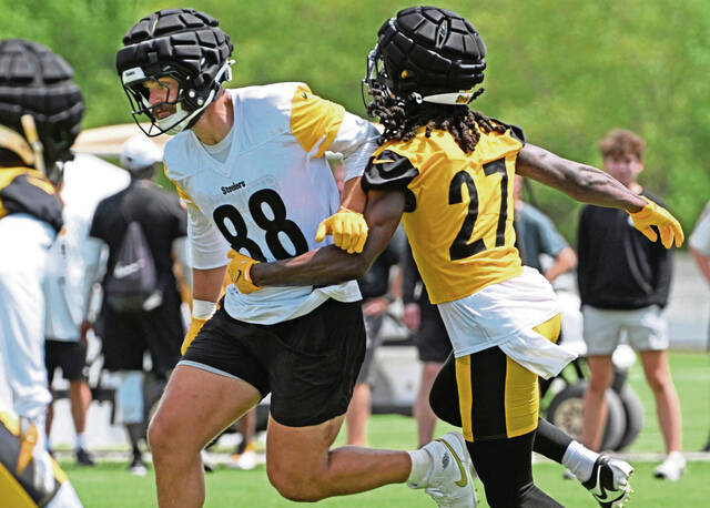 7595708_web1_ptr-Steelers18Web-080224
