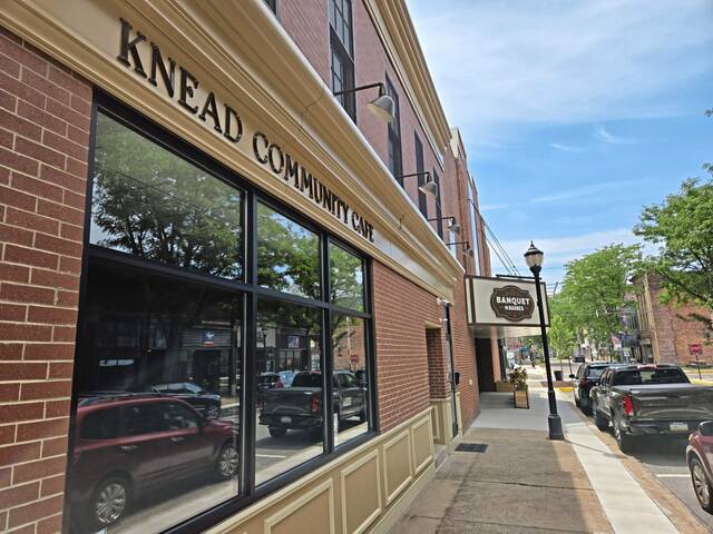 7596396_web1_web-kneadcafe-fifthavenue