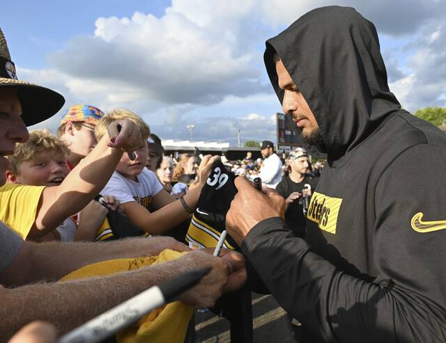 7596790_web1_gtr-Steelers03-080324