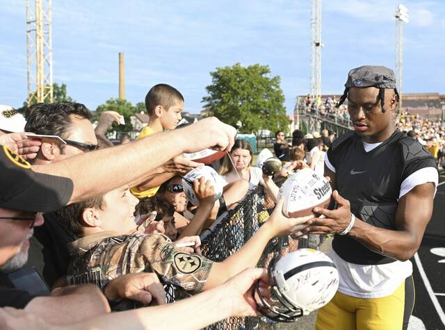 7596790_web1_gtr-Steelers10-080324