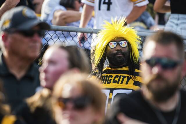 7598473_web1_GTR-lo-steelersNIGHT8-080324