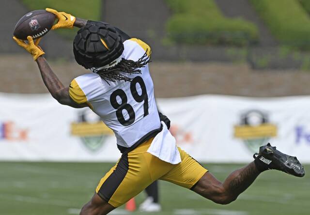 7600966_web1_gtr-Steelers11-080524