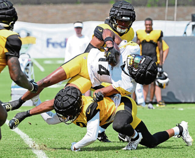 7600966_web1_gtr-Steelers17-080524