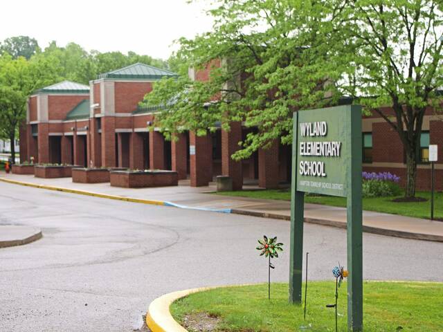 7606934_web1_hj-elementaryenrollment-081524