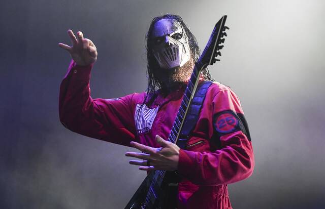 7609465_web1_ptr-Slipknot012-080824