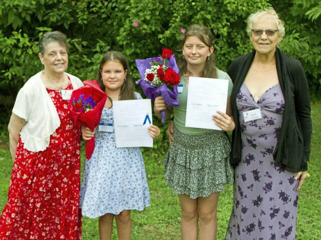7611631_web1_hj-hamptonpoets-081524-6