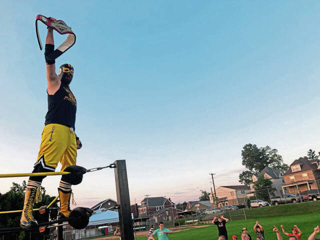 7612317_web1_PHP-VeronaWrestling13-090221