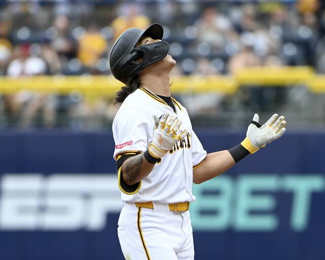 7614311_web1_ptr-BucsPadres05-080924