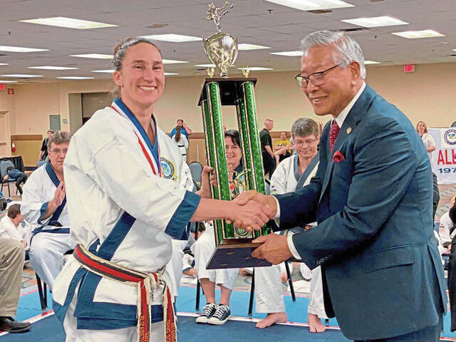 7633929_web1_NS-Karate2-0526222