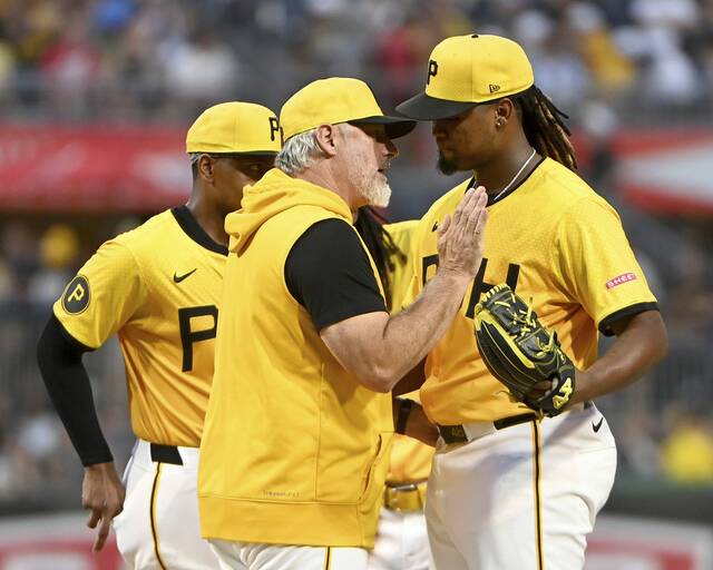 7635352_web1_ptr-BucsDbacks11-080324