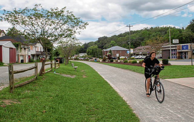 7637119_web1_VND-trailtowns009-082524