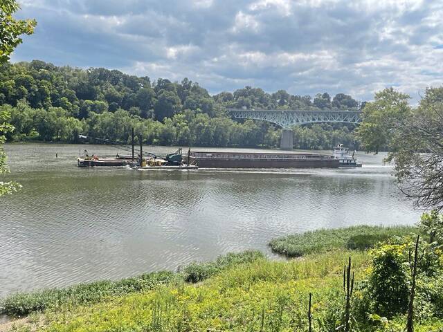 7638149_web1_vep-barge