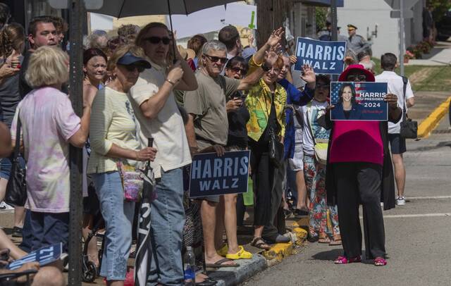 7645942_web1_ptr-HarrisWalzVisit20-081924
