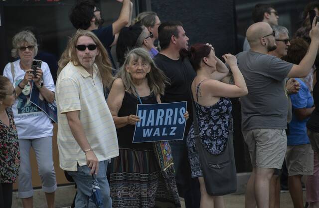 7645942_web1_ptr-HarrisWalzVisit21-081924