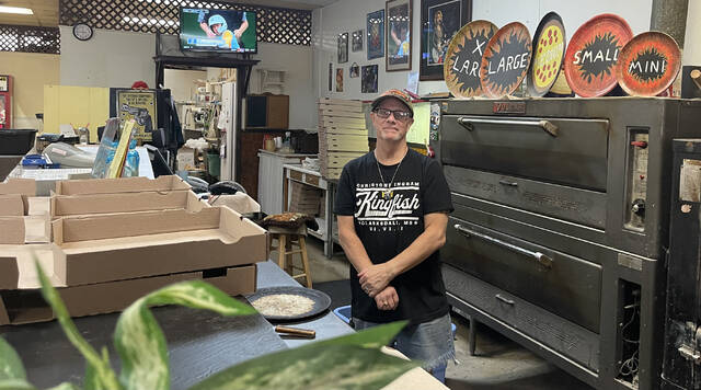 7648590_web1_gtr-RobsPizza-082024--1
