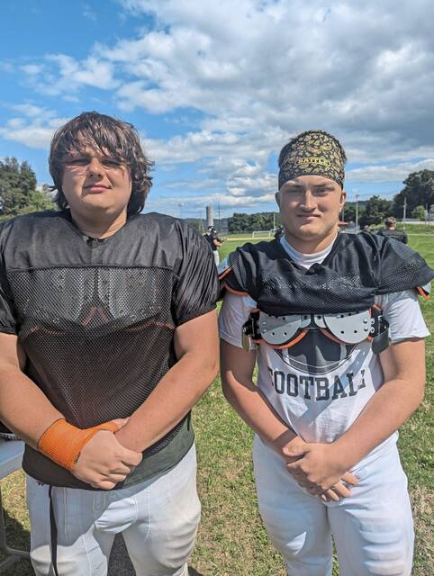 Robbins, Abaray set tone for young Springdale football team