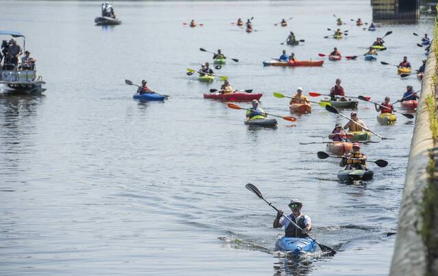 7664020_web1_vnd-kayakpaddle3