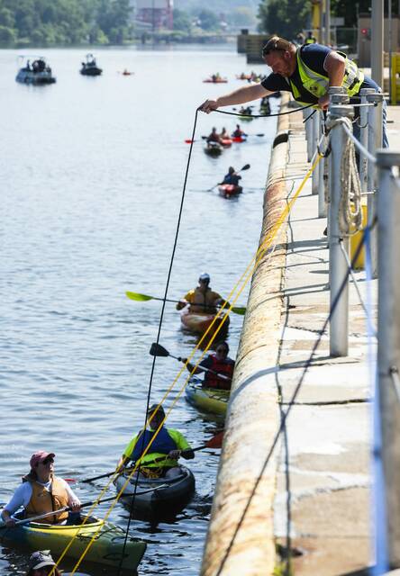 7664020_web1_vnd-kayakpaddle4