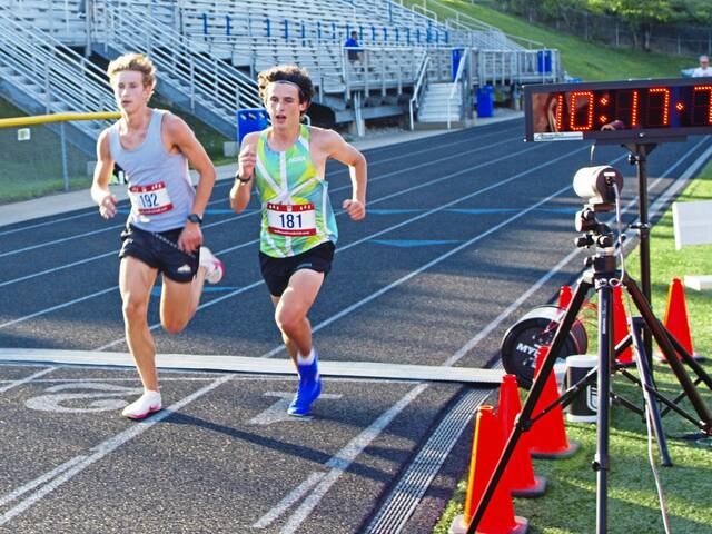 Hampton boys, girls cross country teams out to make history in different ways