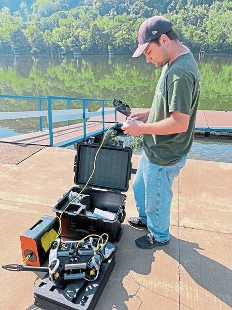 7674793_web1_vnd-underwaterdrone2.jfif