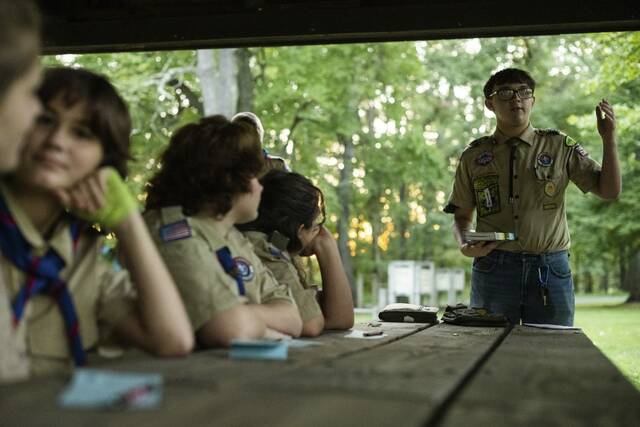 7649511_web1_vnd-LeechGirlScout4-090424