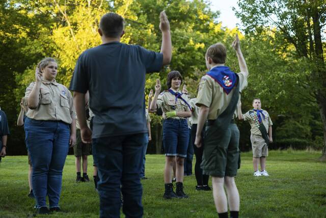 7649511_web1_vnd-LeechGirlScout5-090424