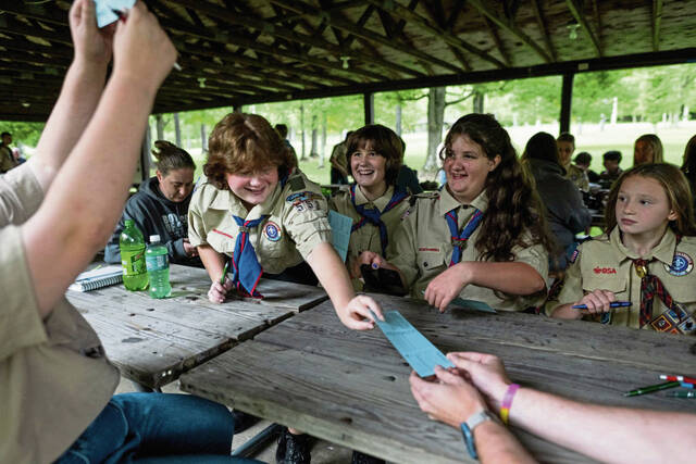 7649511_web1_vnd-LeechGirlScout6-090424