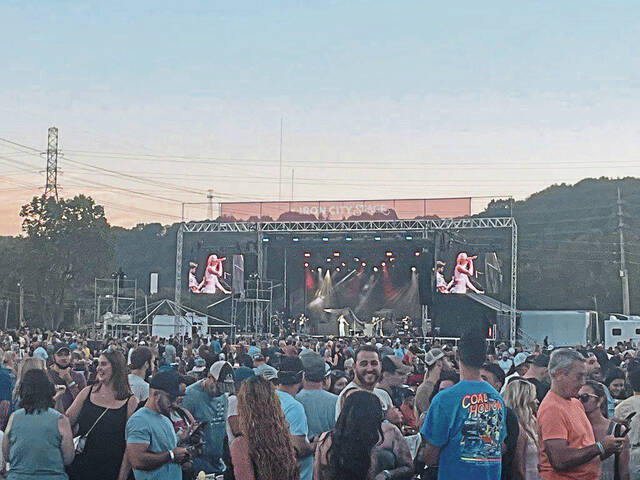 7691264_web1_vnd-coleswindell3