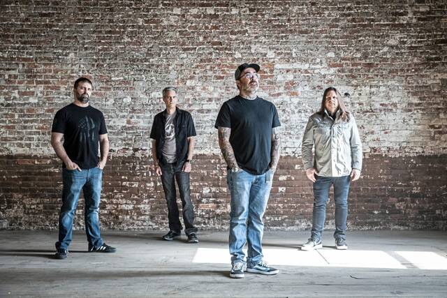 7693626_web1_ptr-Staind-099324