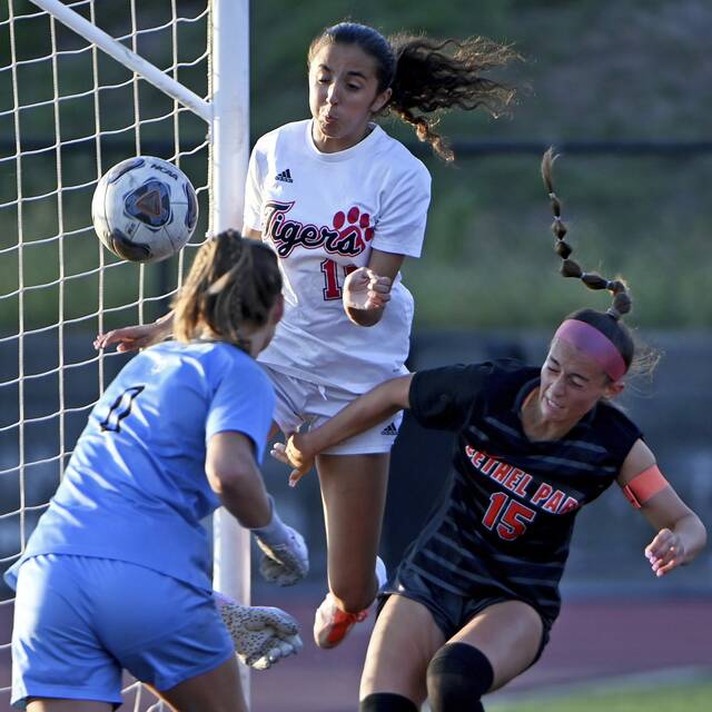 High school roundup for Sept. 4, 2024: Moon holds off Bethel Park rally