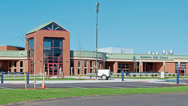 7698979_web1_hj-hamptonschoolboard-011923