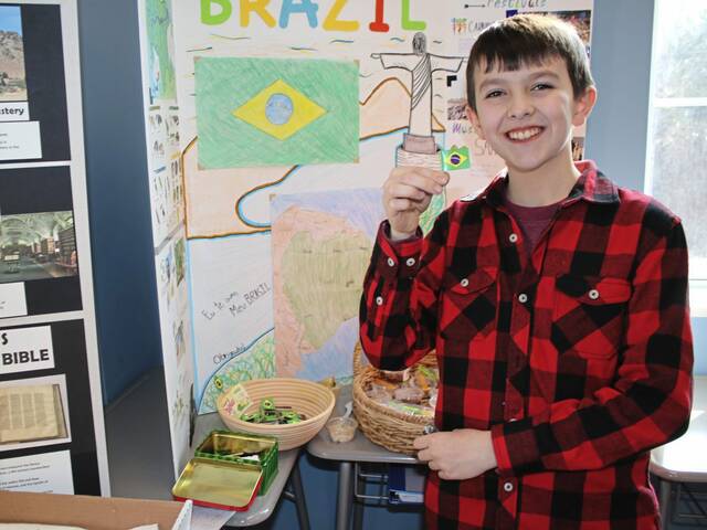 7699300_web1_hj-aquinasmiddleschool-091224-4