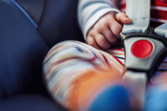 7702577_web1_web-carseat700