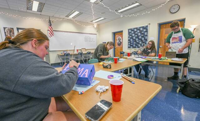 7702607_web1_vnd-BurrellTeach1-091024