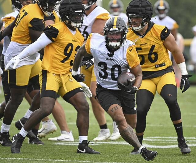 7706557_web1_gtr-Steelers09-080424