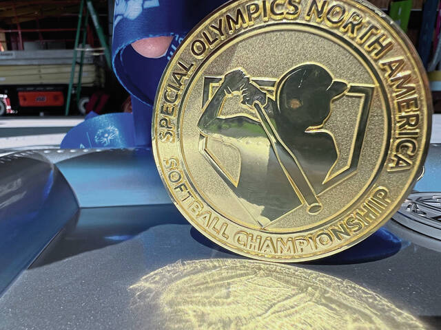 7711990_web1_gold-medal