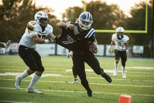 Leechburg’s Jayden Floyd rushes for 5 TDs as Blue Devils rout Riverview to stay unbeaten