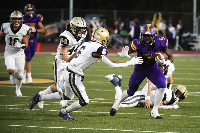 Alle-Kiski Valley high school football notebook: Plum finally gets in win column