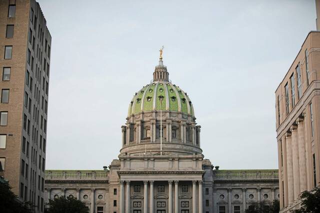 7735788_web1_capitol2