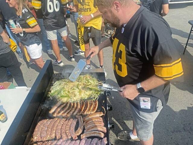 7759036_web1_ptr-SteelersTailgate-5