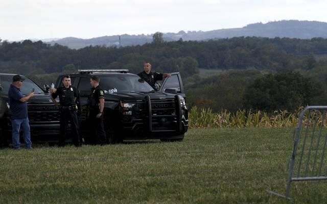 7760078_web1_GTR-trumpFARM