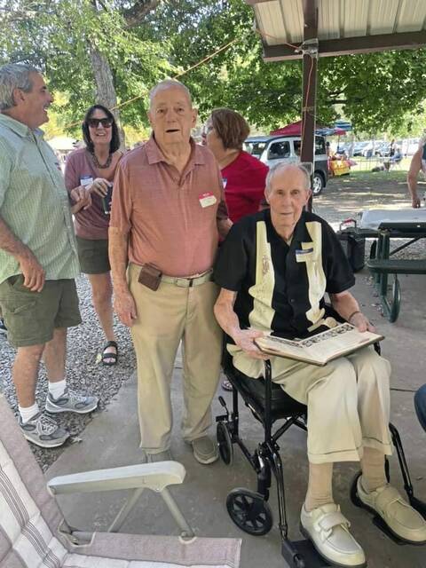 7765197_web1_php-ReunionPicnic-100324--6-