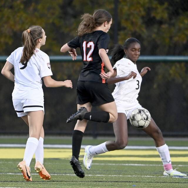 Girls soccer rivalry between Quaker Valley, Sewickley Academy boosted by teams’ success