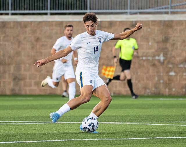 7772756_web1_gtr-PittSoccer1-092724