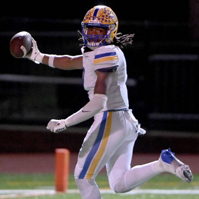 Westinghouse’s defense dominates Allderdice in battle for 1st place in City League