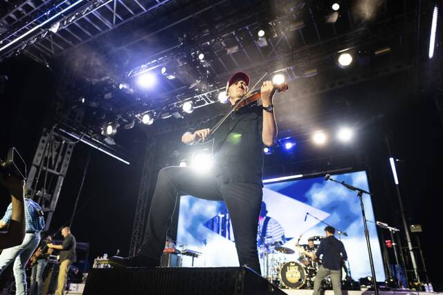 7777423_web1_ptr-LukeBryan5-092924