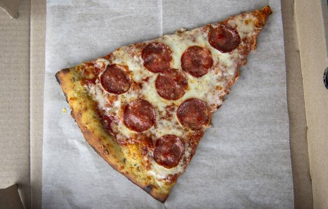 7784751_web1_PTR-HomewoodPizza10-100224