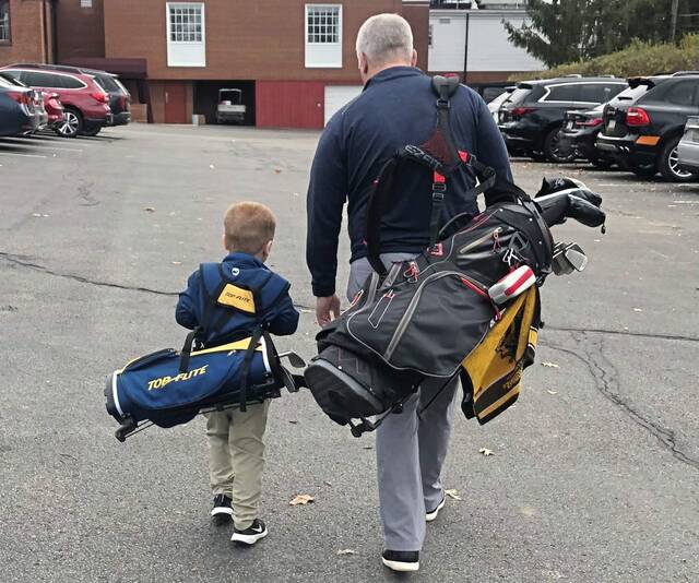 7785394_web1_her-golfer-101724-6