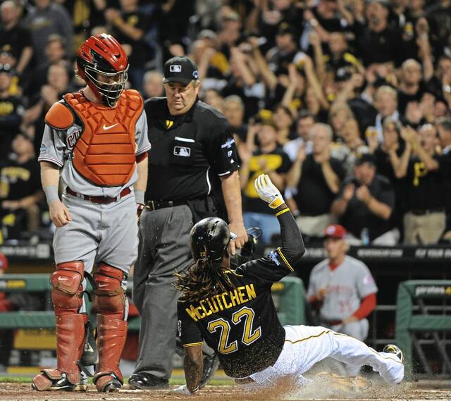 7787913_web1_ptr-bucs45-100213