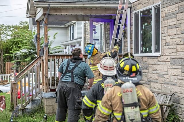 7789576_web1_vnd-harrisonfire3-100224